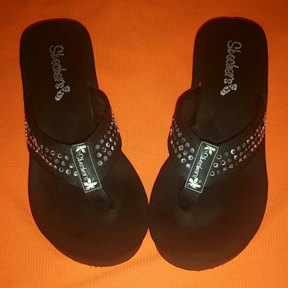 🎀 Black Rhinestone Skechers Wedge Sandals