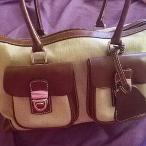 Dooney & bourke purse