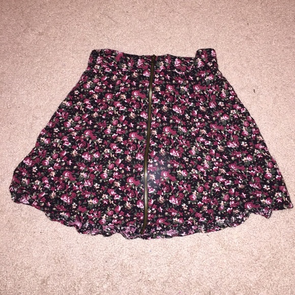 Floral skirt with pockets