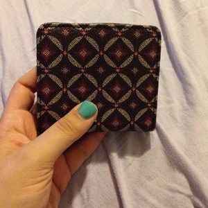 FOSSIL Patterned bifold wallet!