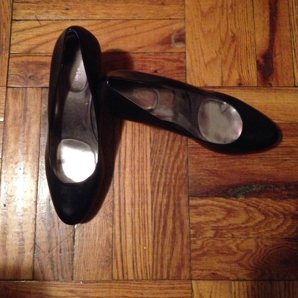 Calvin Klein Leather. Platform Pumps