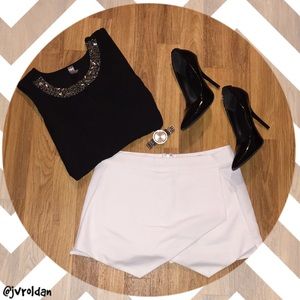 NWOT 🔹SELLER FAVE🔹 White Envelope Skort