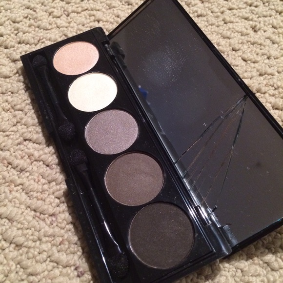 NYX 5 color eyeshadow Caribbean Collection