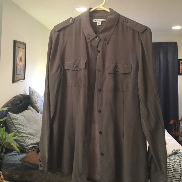 Banana Republic. Taupe