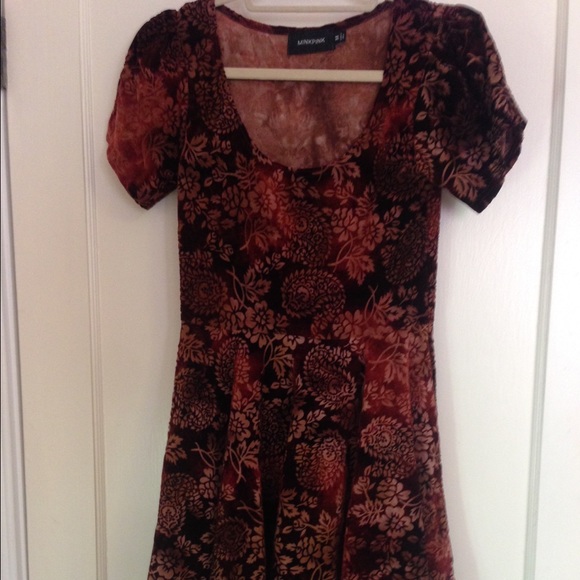 Red/Maroon Velvet Minkpink Dress