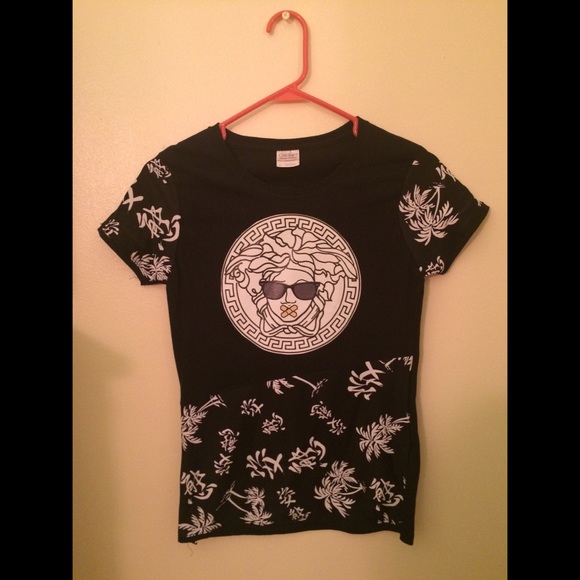 🔴SOLD🔴 Medusa Shirt