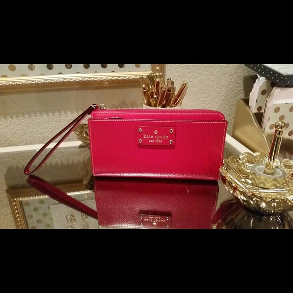 New with tags Kate Spade Wristlet wallet clutch