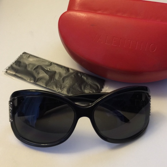 New Valentino sunglassss