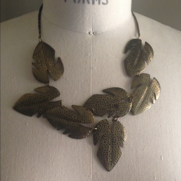 Statement necklace