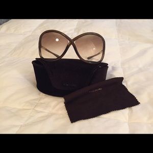 Authentic Tom Ford sunglasses😎