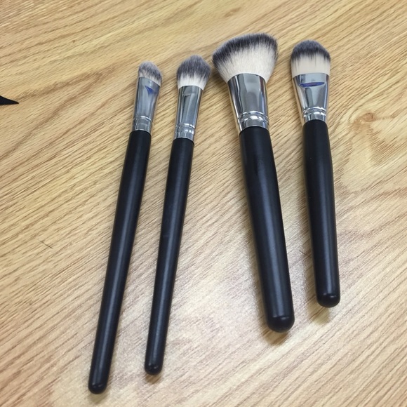 Makeup brushes comparable to sigma brushes