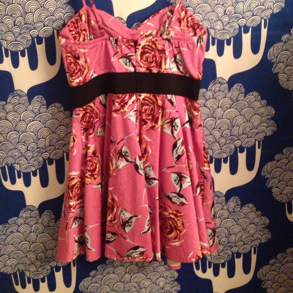 Pink floral dress! - Picture 3 of 3