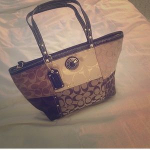 Neutral/leopard print coach bag!