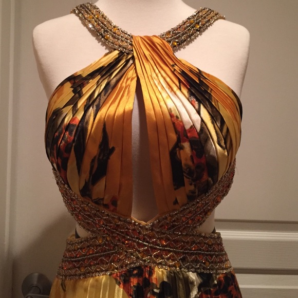 Medium gold evening gown with beading. Hand beaded - Picture 3 of 4