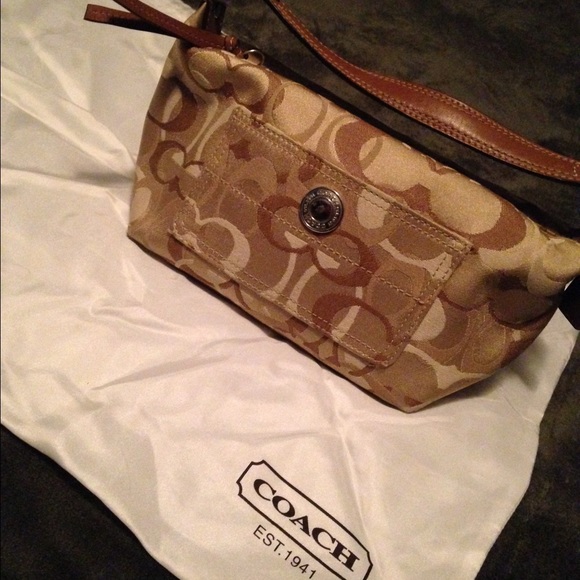 Make Offer ✅ 100% Authentic Tan Coach Bag! 👜💕 - Picture 1 of 4