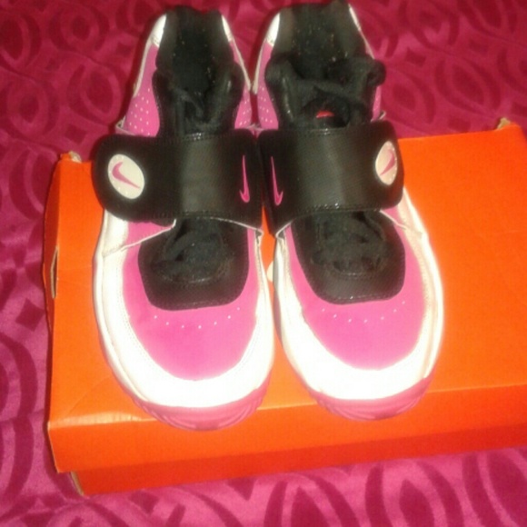 Air niked - Picture 1 of 4