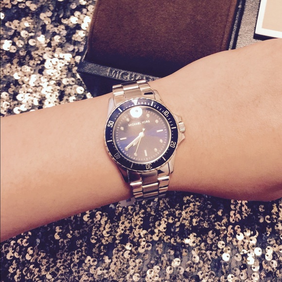 😍 SOLD ON EBAY!! 😍MK Mini Silver Tone Watch.