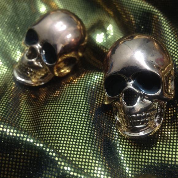 Rose gold plated 3d skull earrings - Picture 1 of 3