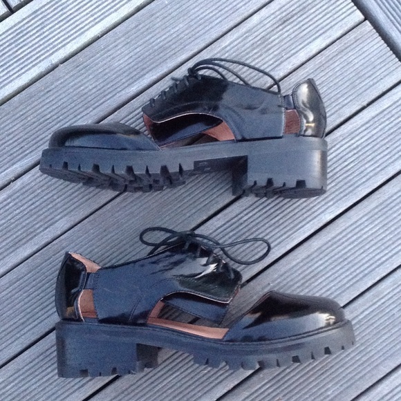 SOLD NWOT Jeffrey Campbells