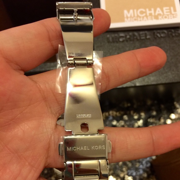 💕 BUNDLE 💕 MK Blake Bracelet Watch - Picture 3 of 4