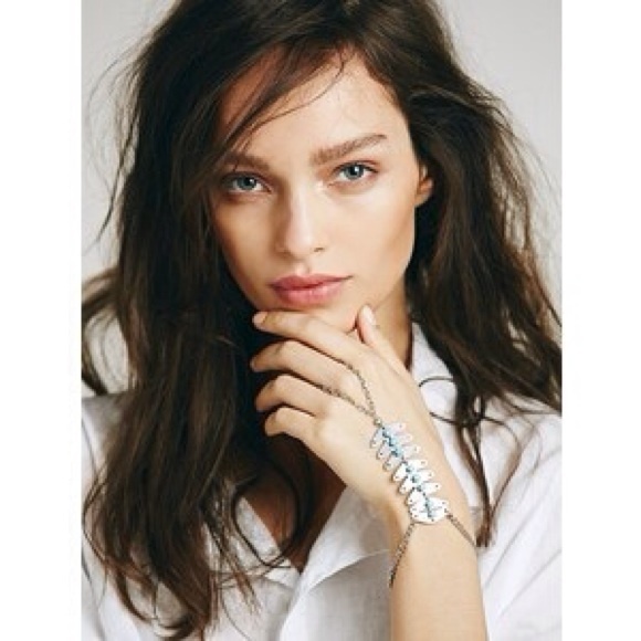 Free People Jewelry - $5 Free people hand piece