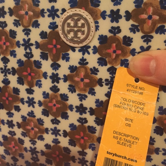 SALE! NWT Tory Burch NS Tablet Sleeve - Picture 2 of 4