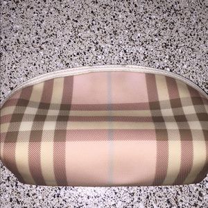 Burberry small makeup bag👝