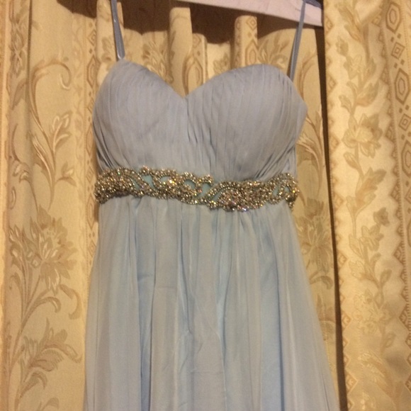 La Femme 19996 Prom Dress - Picture 3 of 4