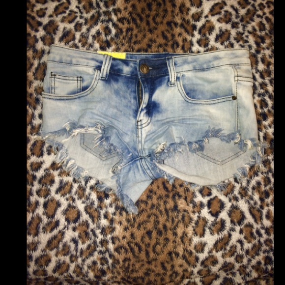 Shorts size Large ✨