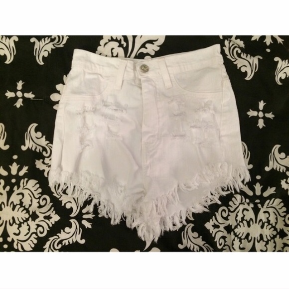 White high waisted shorts