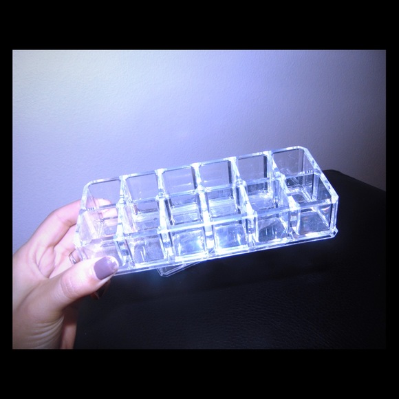 Acrylic lipstick holder