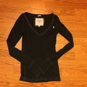 Navy long sleeve Abercrombie top