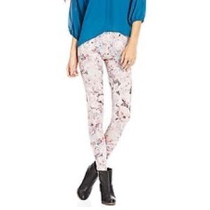 Material Girl skull an floral printed leggings!!