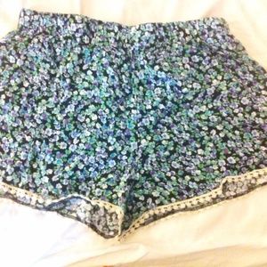 Forever 21 floral shorts (flowy)