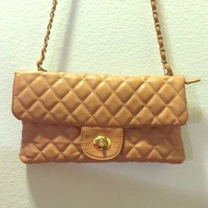❗️sale❗️Quilted tan purse