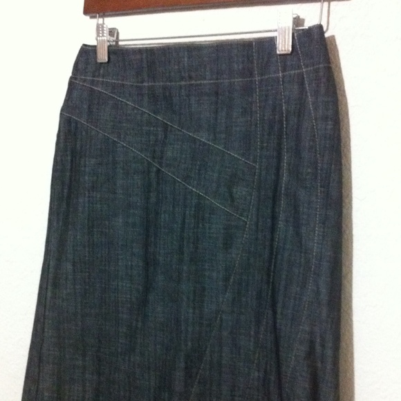 Long denim skirt with flattering lines!