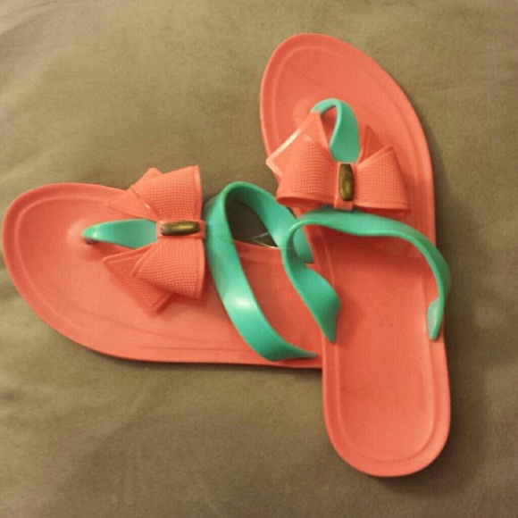 Salmon Bow Jelly Sandals