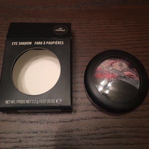 MAC Hot Contrast mineralized eyeshadow.