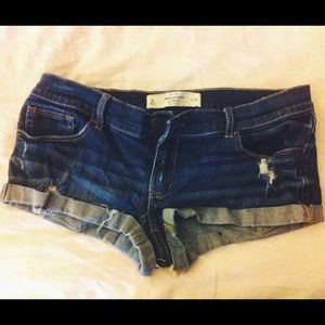 Abercrombie&Fitch low rise shorts