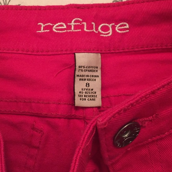 Shorts - Picture 2 of 3