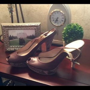 SOLD ‼️Michael Kors Platform Heels