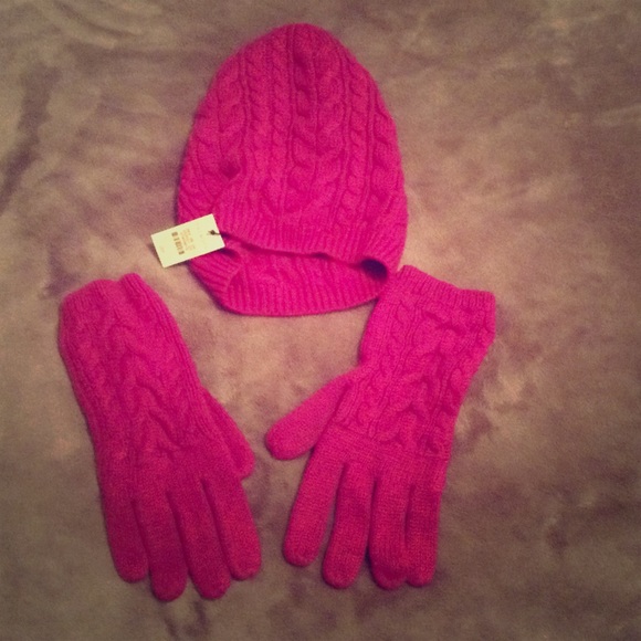 Talbots matching cap and gloves.