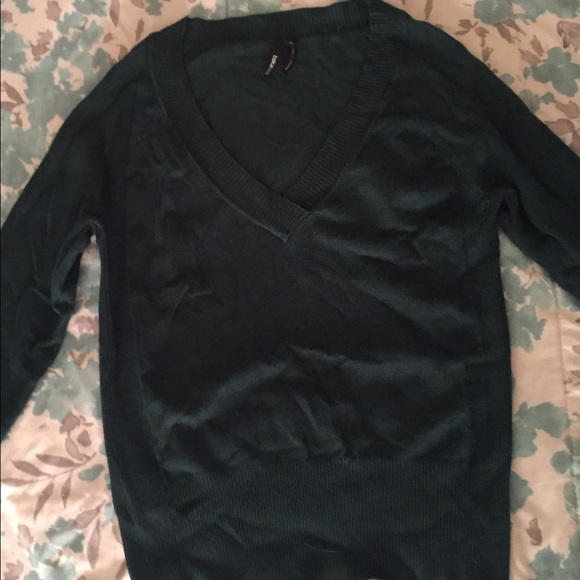 *SOLD*Dark forest green v-neck sweater - Picture 2 of 2