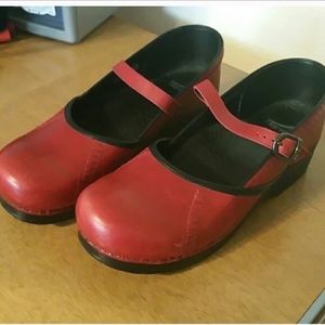 Red Danskos