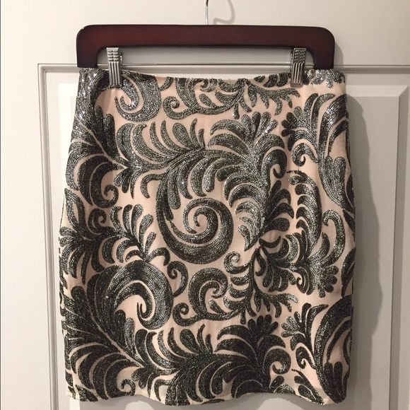 Beaded detail evening skirt. Gray and beige