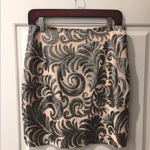 Beaded detail evening skirt. Gray and beige