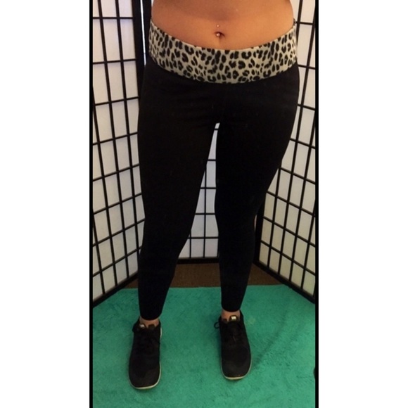 Victoria's Secret Pants - PINK Limited Edition Sport Pants