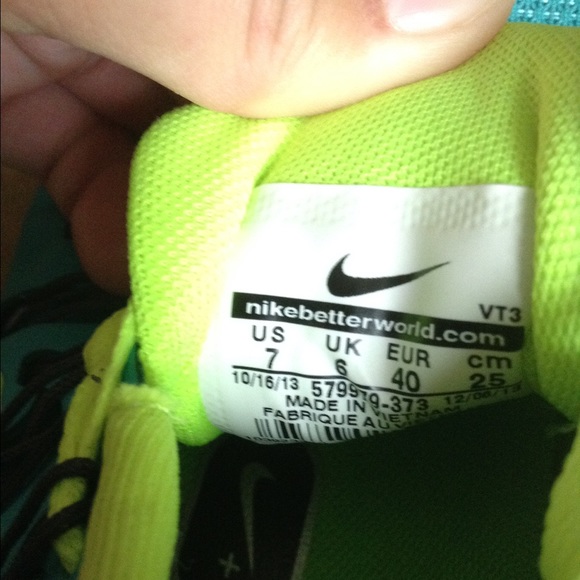 🚫SOLD 🚫Nike free runs - Picture 3 of 3