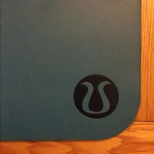 Lululemon yoga mat. RESERVED‼️‼️