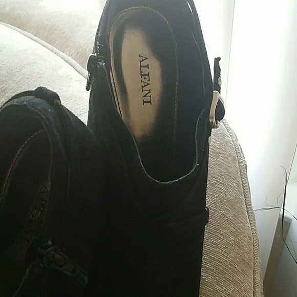 Brand new never been worn black suede booties - Picture 4 of 4